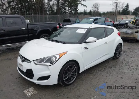 2016 Hyundai Veloster z USA, uszkodzony, nr VIN KMHTC6AD5GU261065